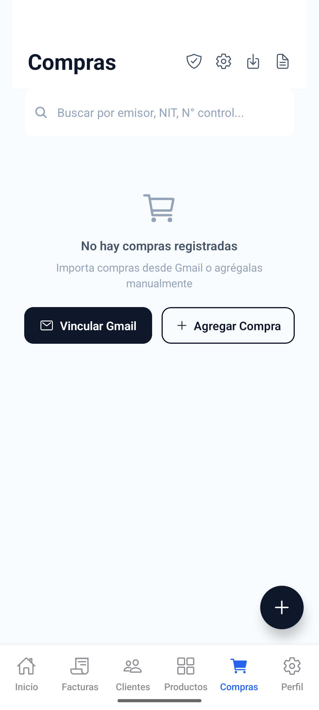 La tarjeta de resumen mensual muestra el total de compras y el monto acumulado del mes.